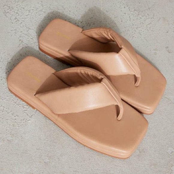 PrettyLittleThing Shoes - PrettyLittleThing WIDE FIT PU SQUARE TOE PADDED TOE THONG MULE SAND UK 6/US 8